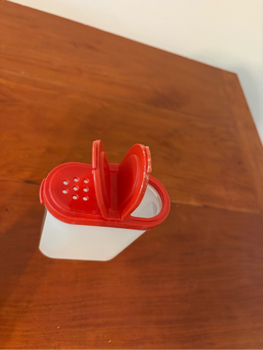 Tupperware Vintage Spice Shaker Dispenser Red Lid Kitchen Storage Container - Picture 3 of 10